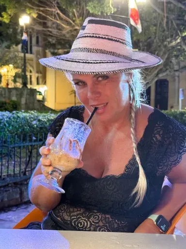 Jitka a drink